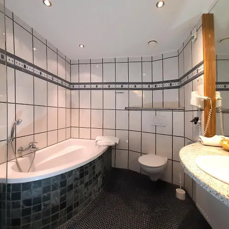 Vier Spitzen Hotel Lauenforde