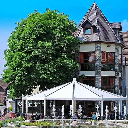 Vier Spitzen Hotel *